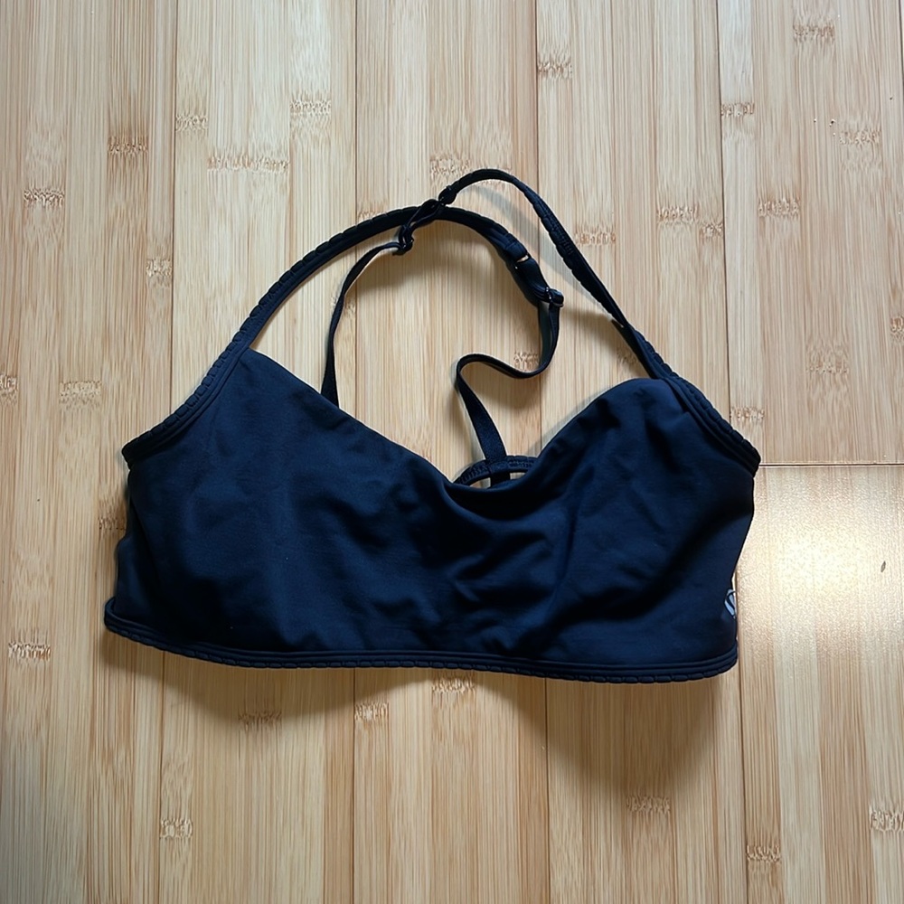 Lululemon SE Wanderlust Light support sports bra size 4